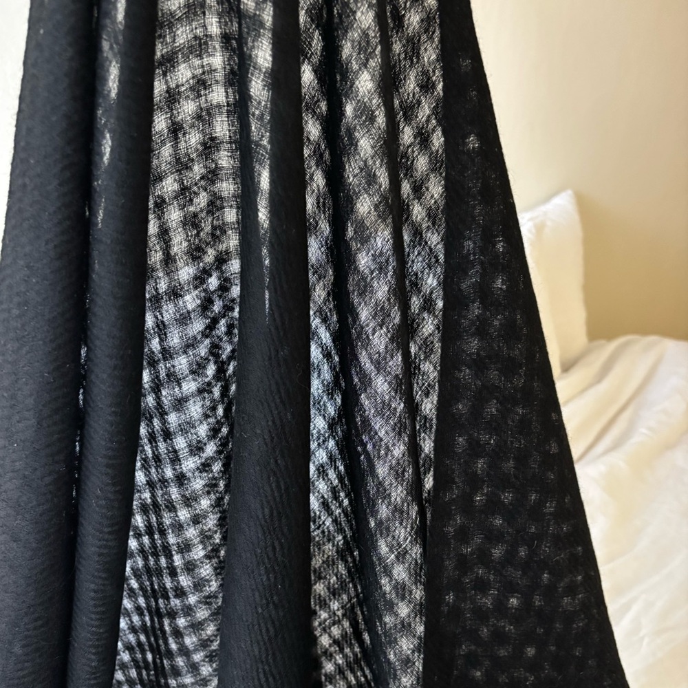 Black Pashmina - image 2